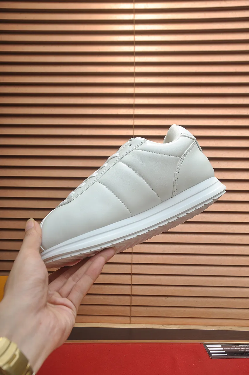 Men's men's shoes 💰700💶[LOUIS VUITTON] new original order 🍀LV Louis Vuitton * - top version of LV classic trendy shoes! Made of imported original fabrics, mesh lining, and original wear-resistant rubber foam outsole! High quality products! Size (female 35-40)
